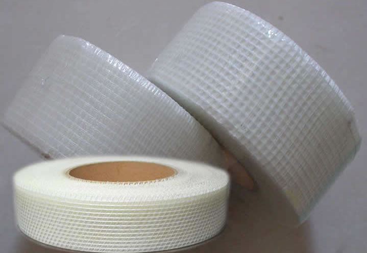 Non-alkali fiberglass mesh tape rolls used as building materials.